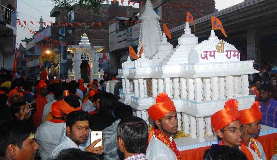 ram navmi shobha yatra with weapons at kanpur