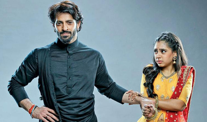 fight between TV actors for make-up man
