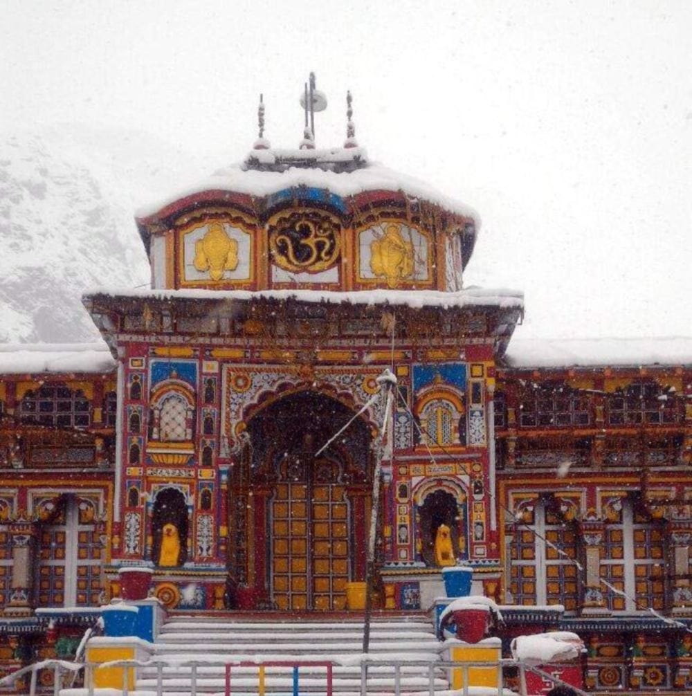 very heavy snowfall in char dham
