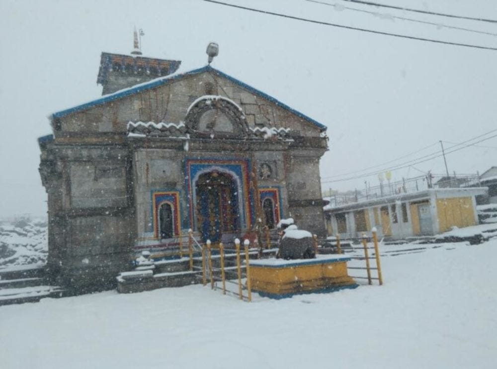 very heavy snowfall in char dham