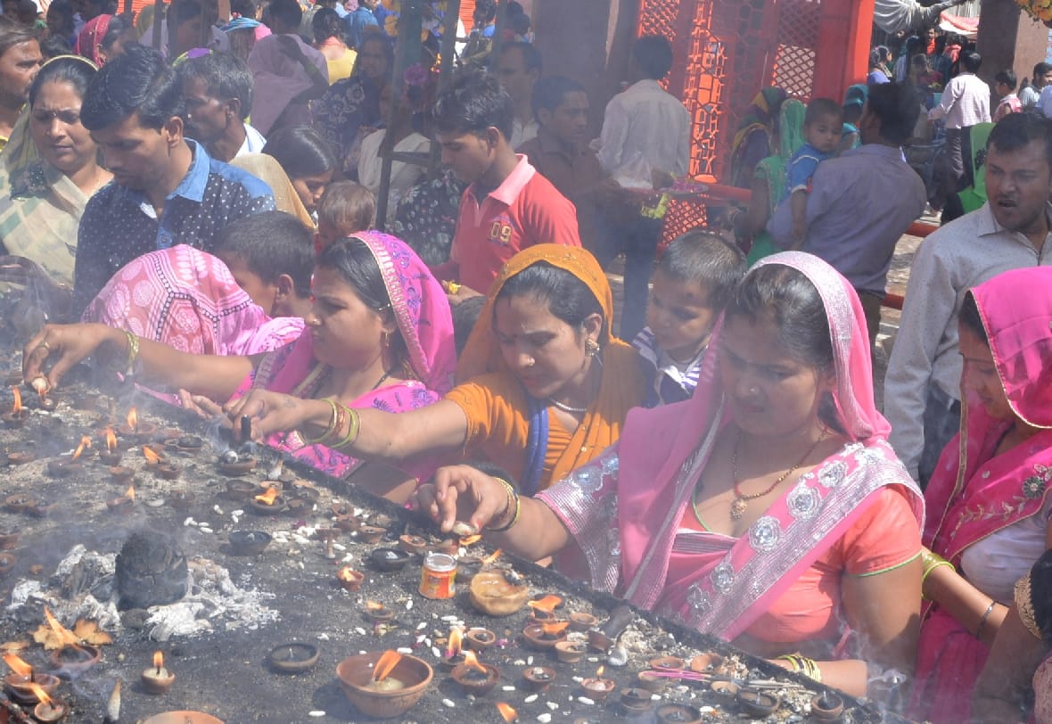 Wishes for girls and langurai on Navami