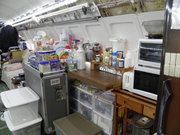 Meet the man who lives in a Boeing 727 in the middle of the woods