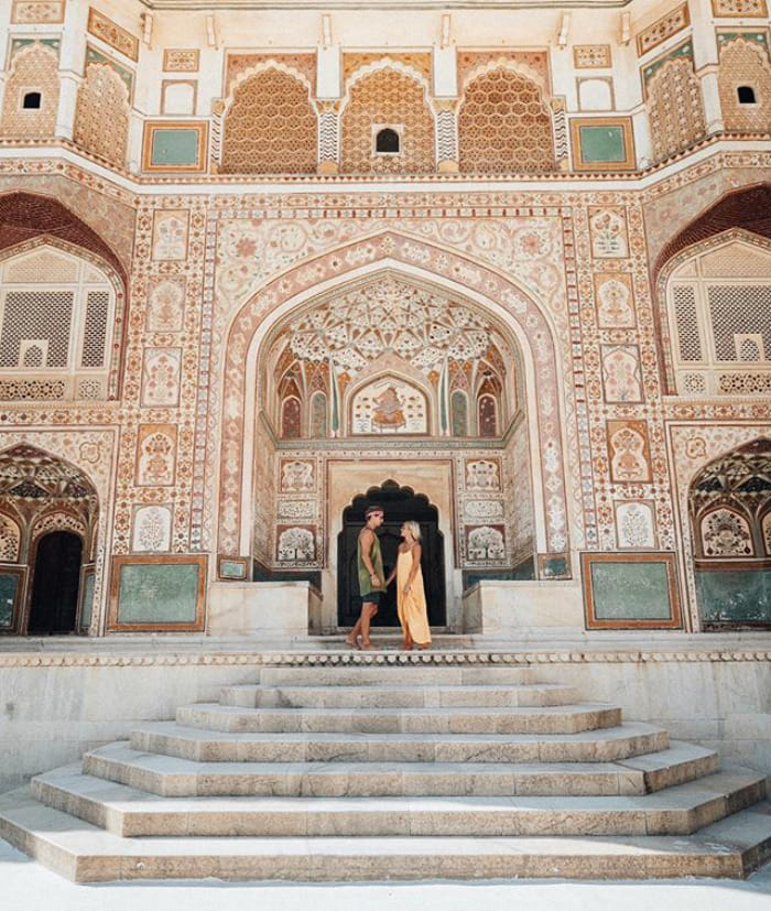 This Couple Makes Up To 6 lacks rs Per Instagram Photo While Traveling