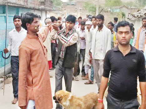After the Navaratri, the devotees of the mother took out the Jain
