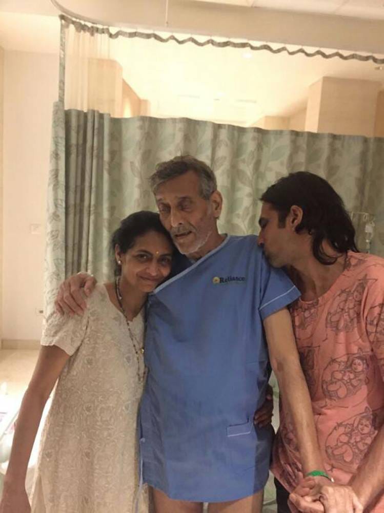 actor mp vinod khanna look totally changed due to sickness, suffering from bladder cancer