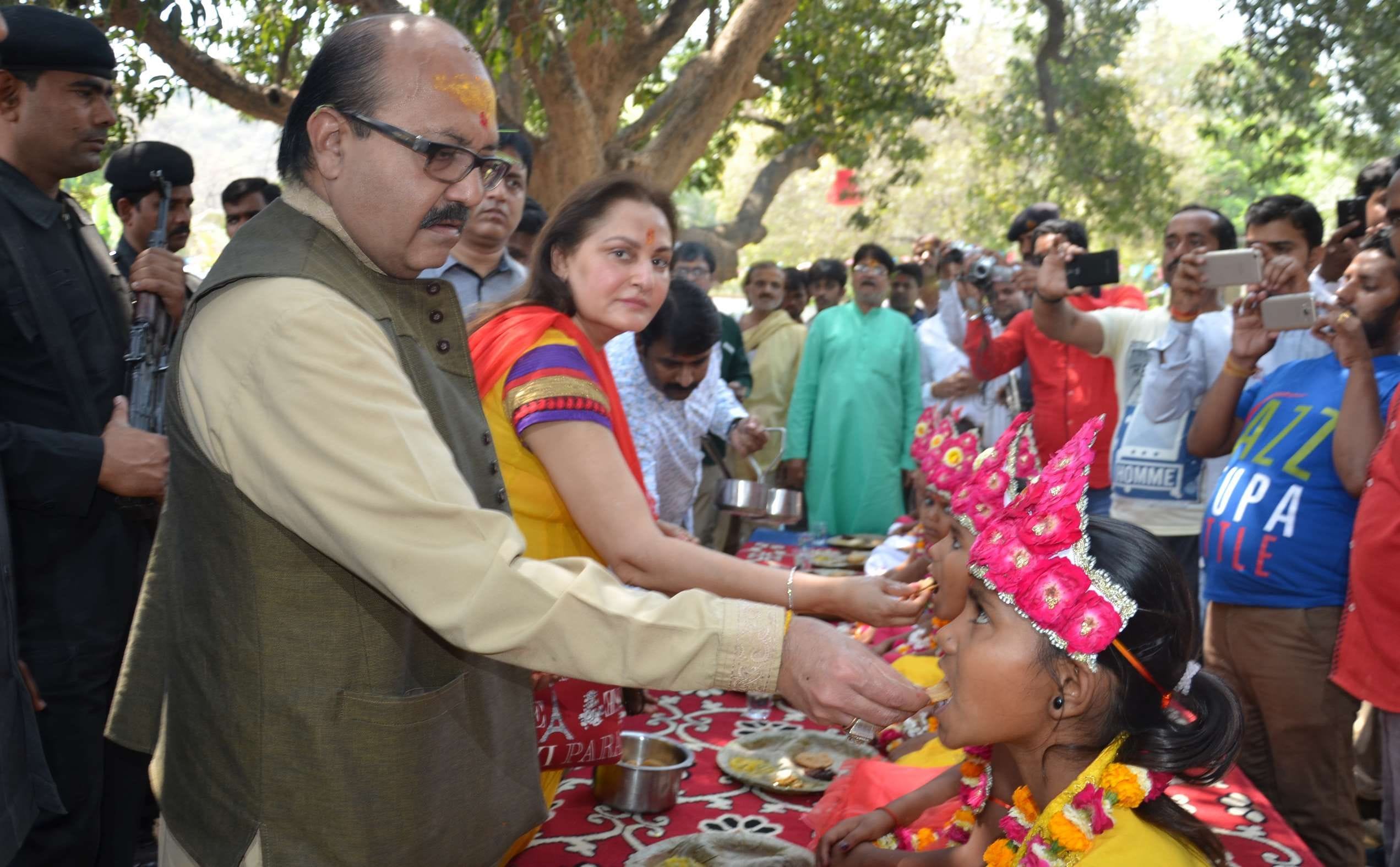 Modi, Yogi and Now Amar singh fed on fodder to cows  