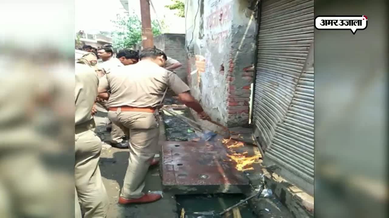 बरेली, शराब ठेका, प्रदर्शन, पुलिस 