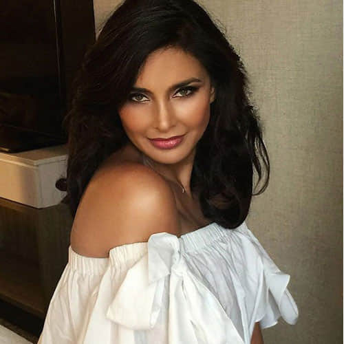 Happy Birthday Lisa Ray, Actress Who Fought Tought Battle Against Cancer