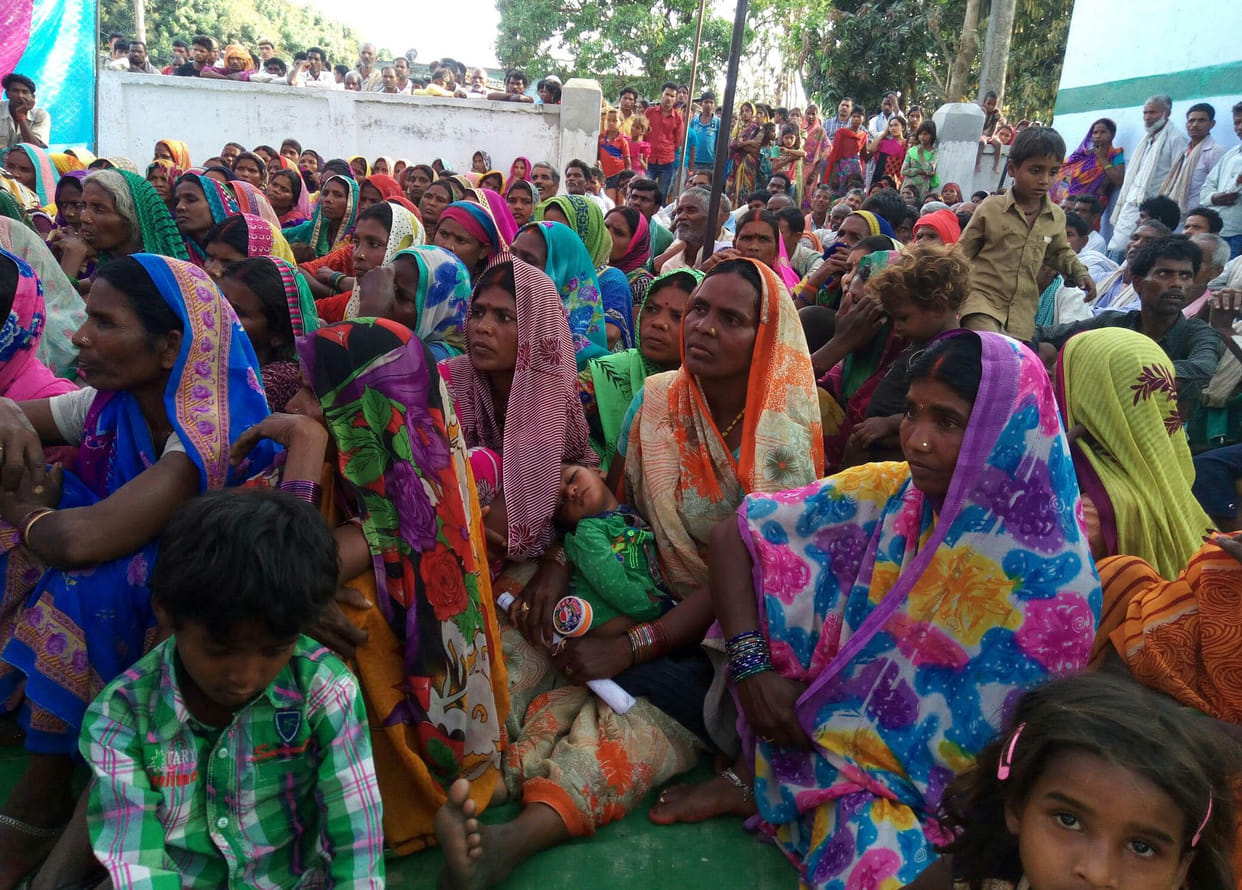 CDO gave information about the schemes of Choupal in Musahar Basti