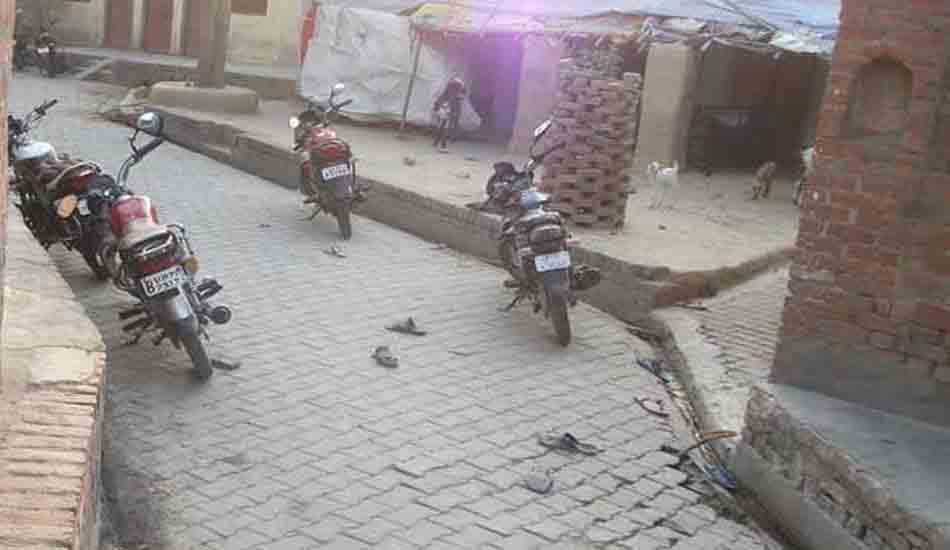 after clash no one shops open in kanpur 