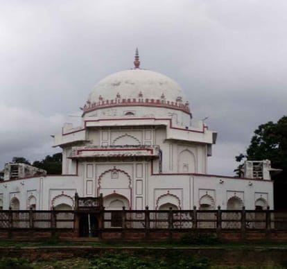 chunar dargah sharif is uniqe symbol of hindu musli culture