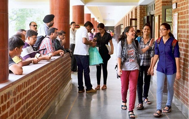 AICTE: engineering colleges voilating pay sclae rules will be punished