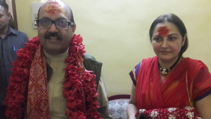 Modi, Yogi and Now Amar singh fed on fodder to cows  