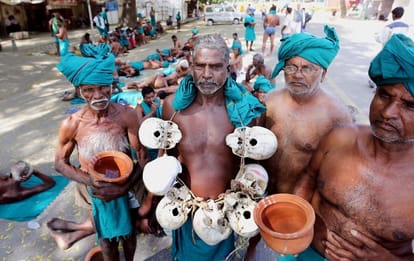 Modi government is in Surrounded debt waiver of farmers in UP