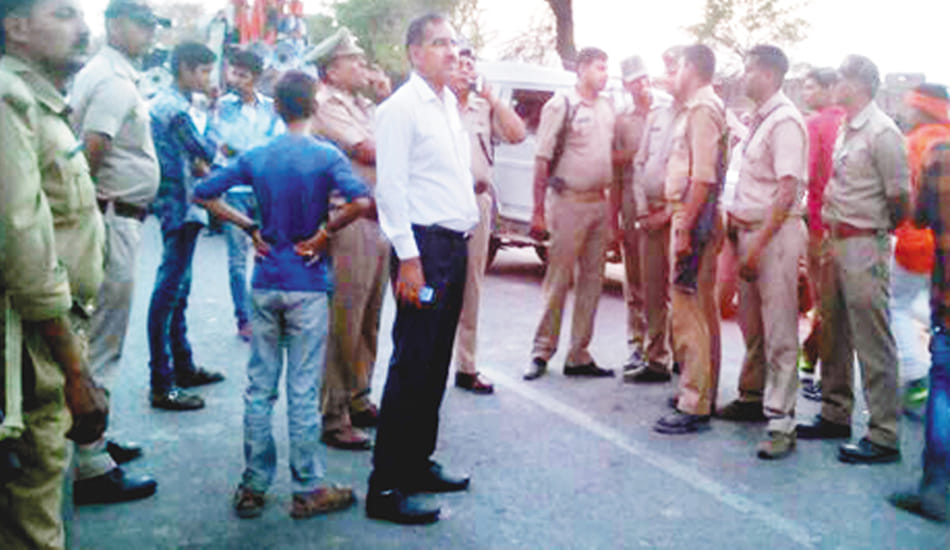 bjp workers clash in the procession 