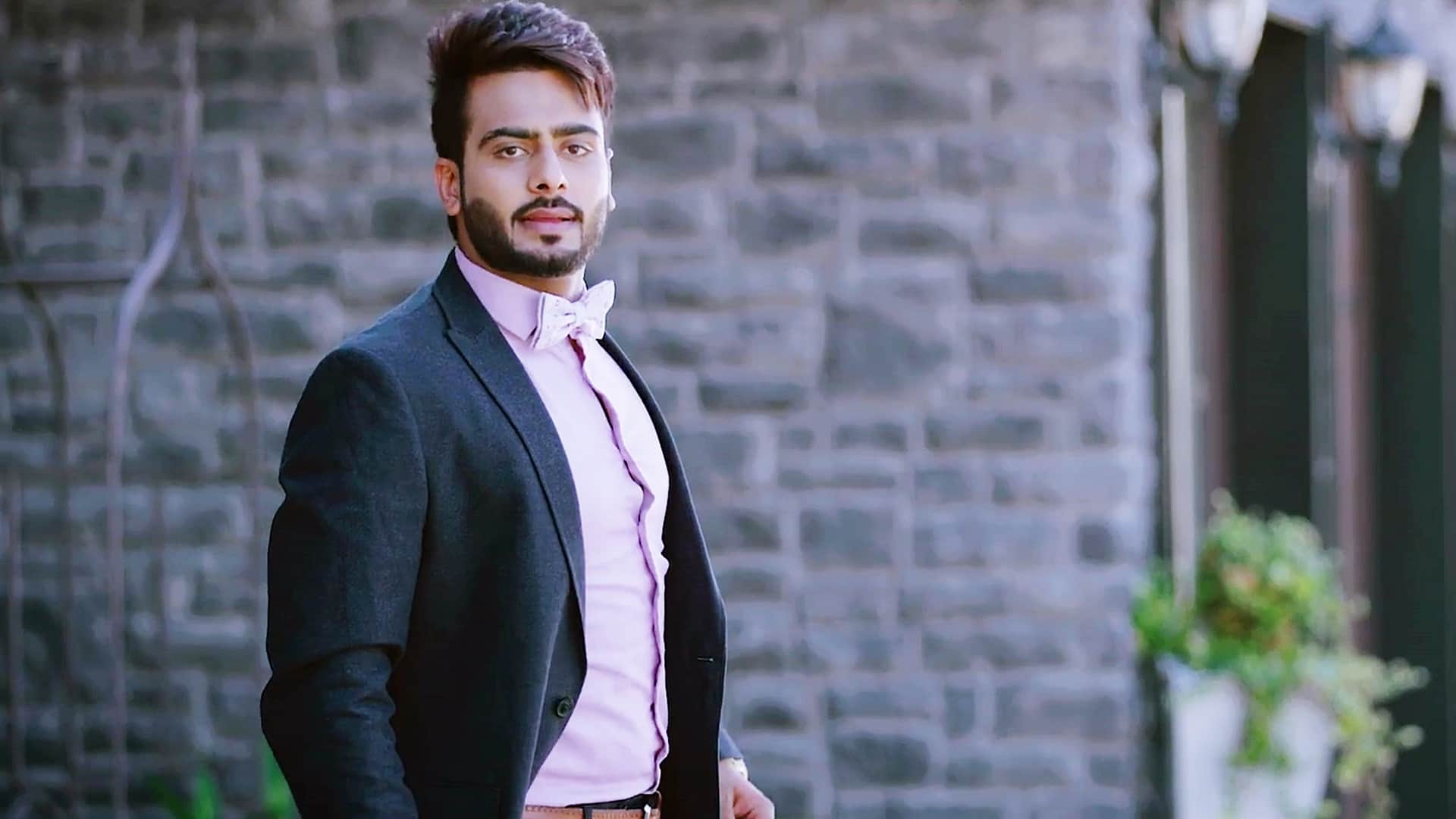 Singer Mankirt Aulakh shares video with Sidhu Moose Wala's mom
