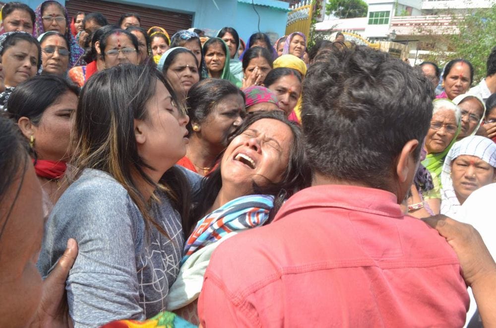 Funeral of Rishabh Pant's father 