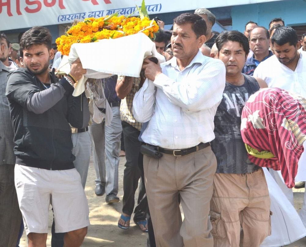 Funeral of Rishabh Pant's father 