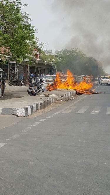 a fire out in a car at jln marg jaipur