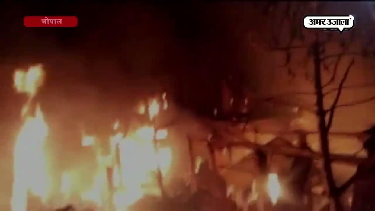 Three begged wheat crop by fire