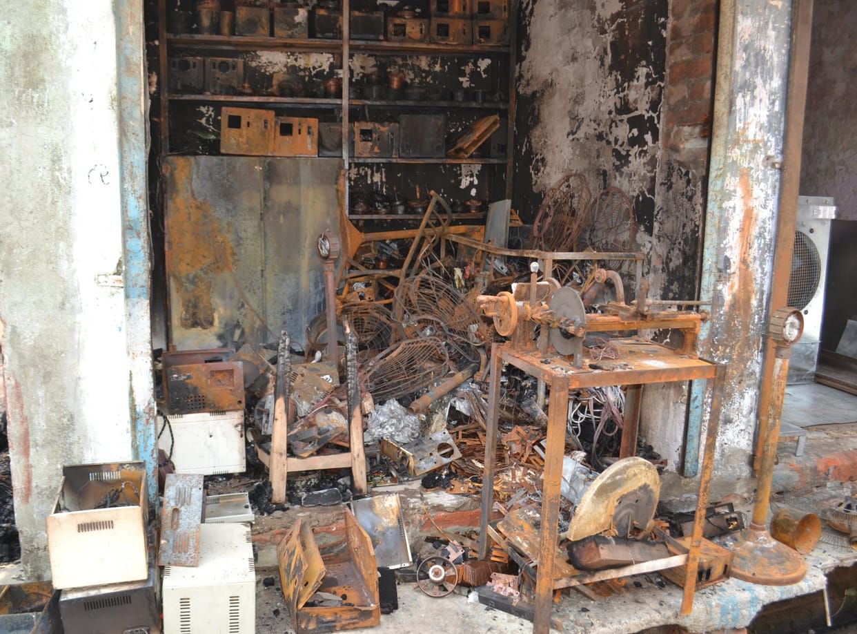 Electric fire, accessories burn