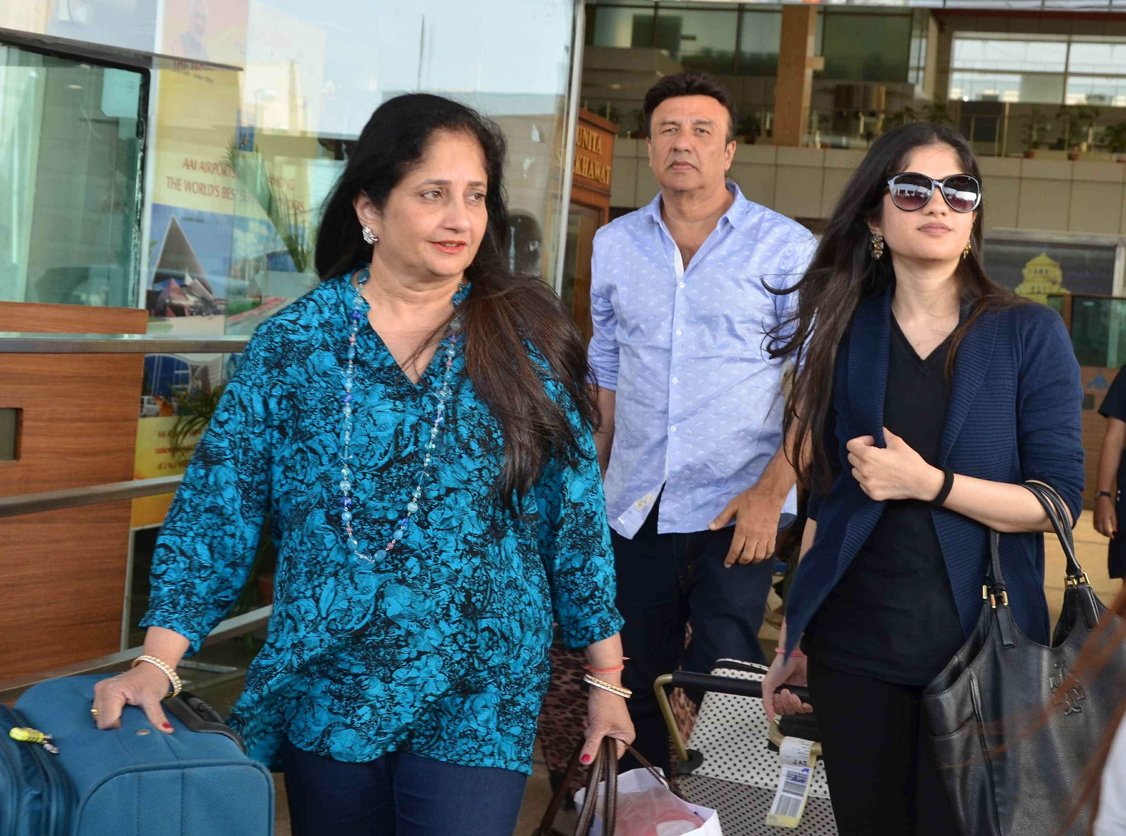 Many film stars came jaipur on Jitendra's Birthday