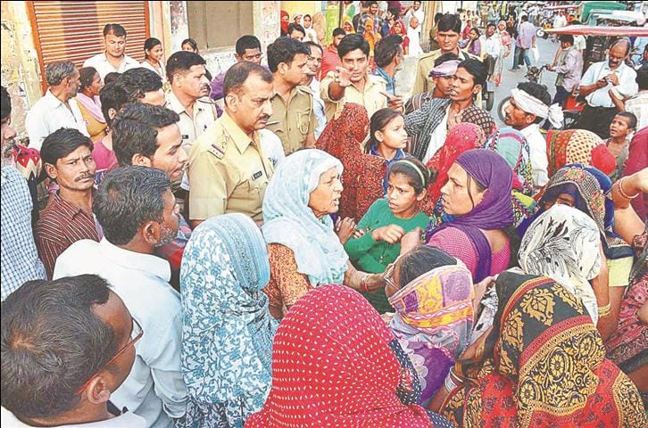 Flurries, shut down three contracts in Jhandapur