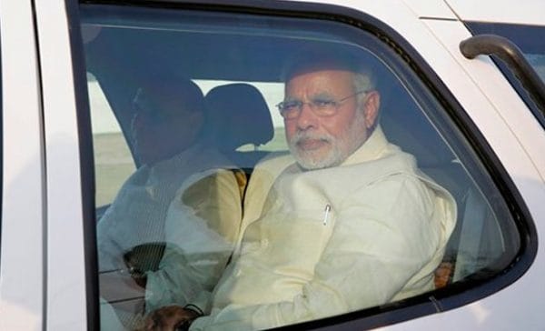 pm modi travelled in normal traffic receives Sheikh Hasina at airport