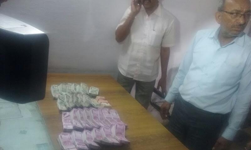 police recoverd the new currency in jaipur