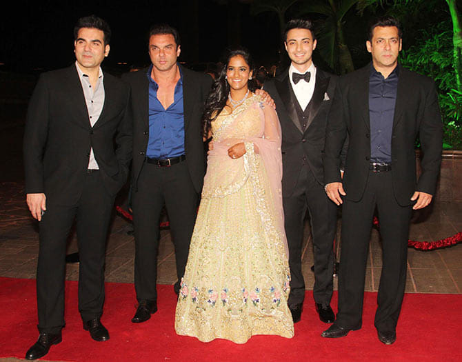Arpita Khan angry over Salman Khan for not launching her husband Aayush Sharma!
