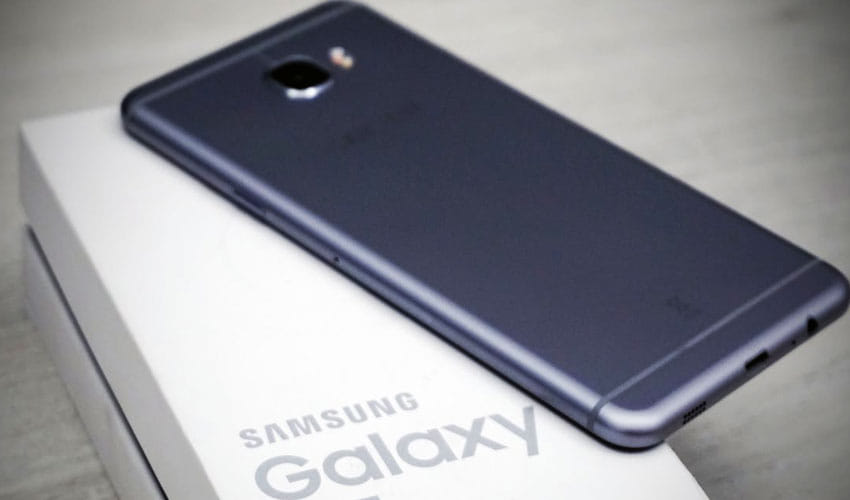 Amazon is offering 2000 rs discount on samsung galaxy c7 pro