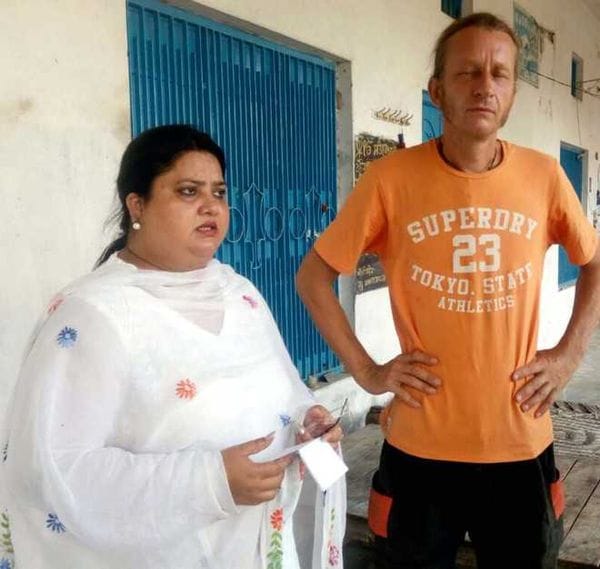 unique story of 10 years old girl heena prisoned in jail with mother, is she indian or pakistani
