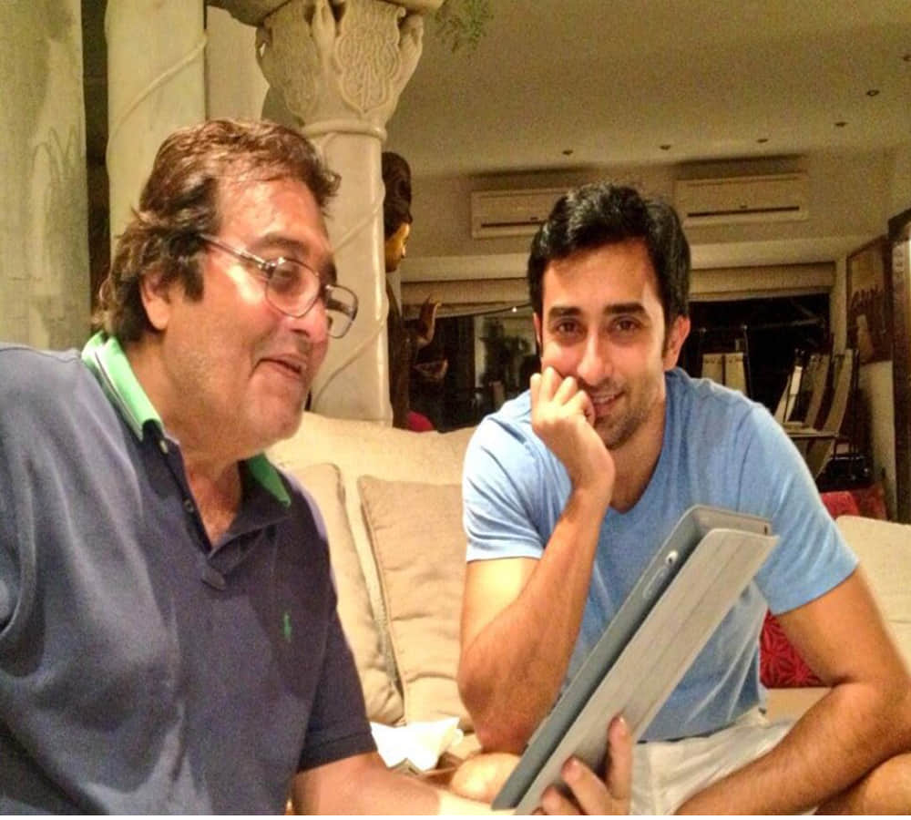 Vinod Khanna birthday special know about his all Family members