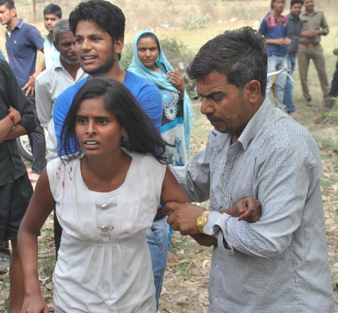 Yogiraj's girl's murder, found dead in the sack, view Photos