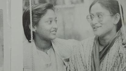  Indira Gandhi gave shelter to Sheikh Hasina in Delhi