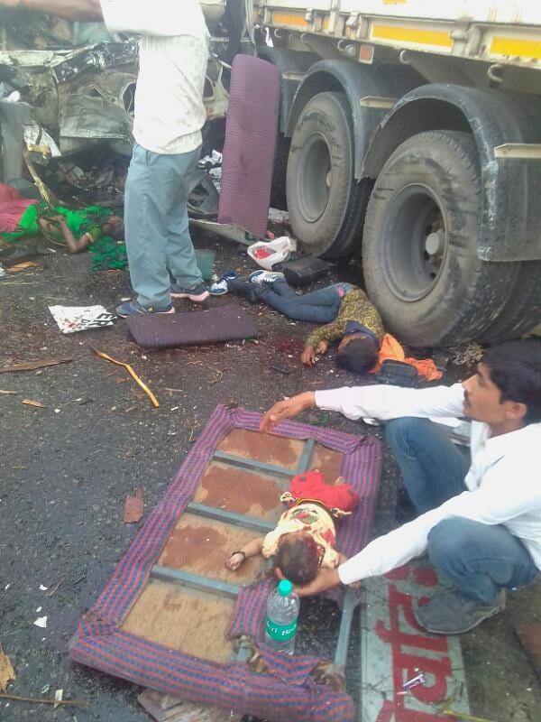 eight killed more than 20 injured in bus accident
