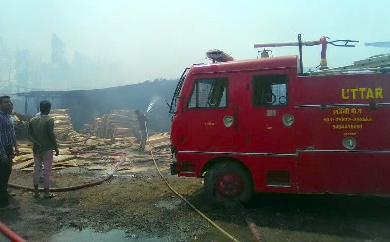 Plywood factory fire, one killed, second scorching
