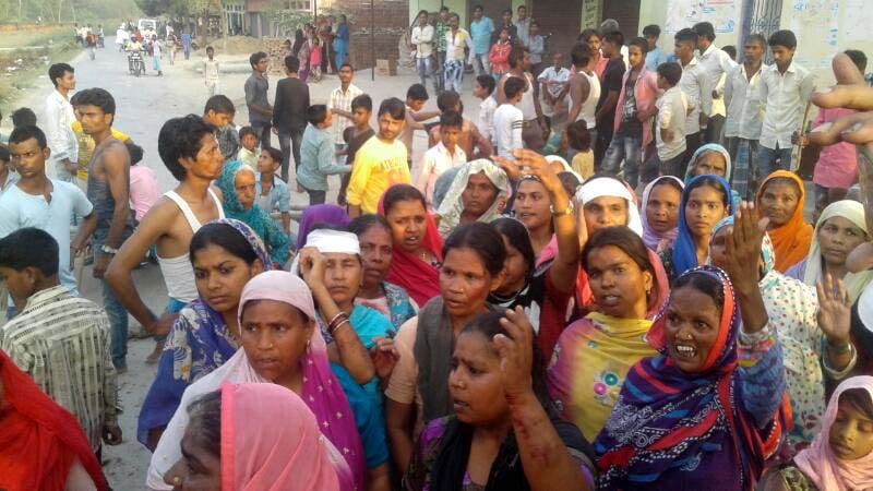 Contractor supporters-pellet in the villagers