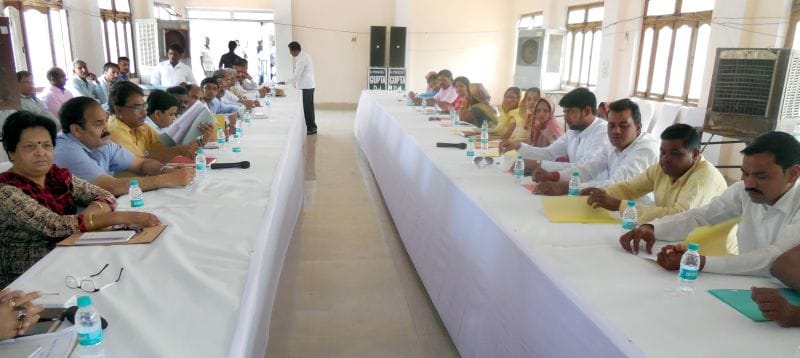 vikaas mein sabhee janapratinidhi karen sahayog: basu