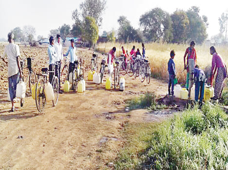 People from the plateau who crave the drop of water