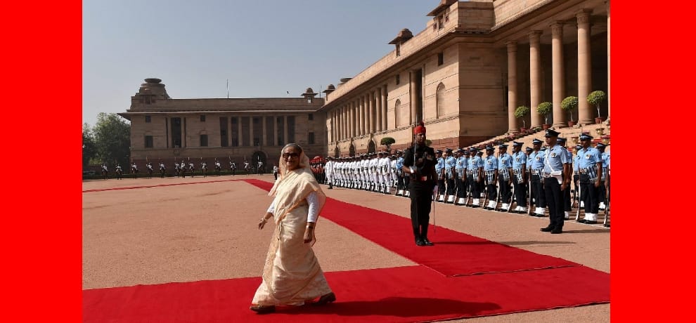 Narendra Modi with Sheikh Hasina during ceremonial reception at the forecourt of Rashtrapati Bhawan