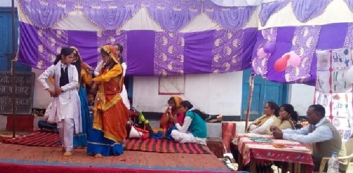 Multicultural cultural programs presented by children in the annual festival