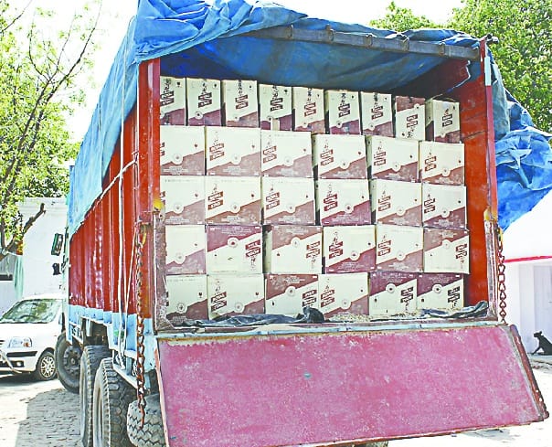 हरियाणा से बिहार जा रही 15 लाख की शराब बरामद
