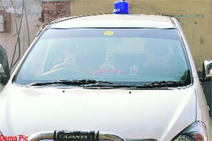 clash between police constable and nili batti car owner