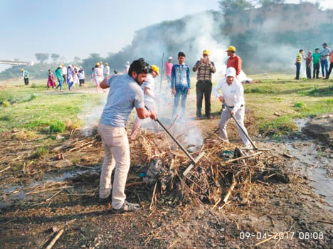 Cleaning of Yamuna coast