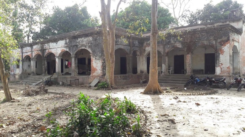 Silence in the church with police action