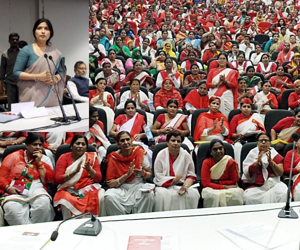 Dimple Yadav addresses women leaders in Lucknow.