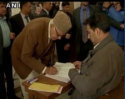 voting continues in kashmir valley