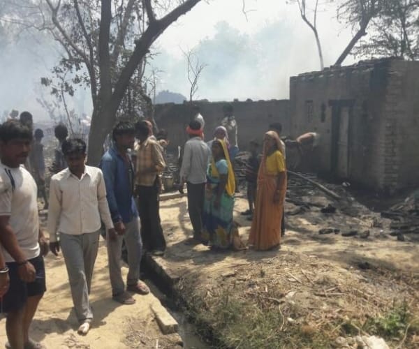  A child died in a fire in sultanpur.