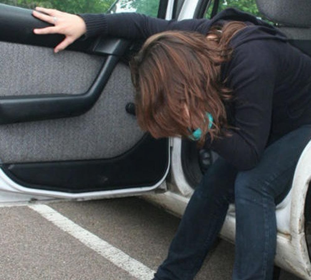 tips to prevent vomiting in car